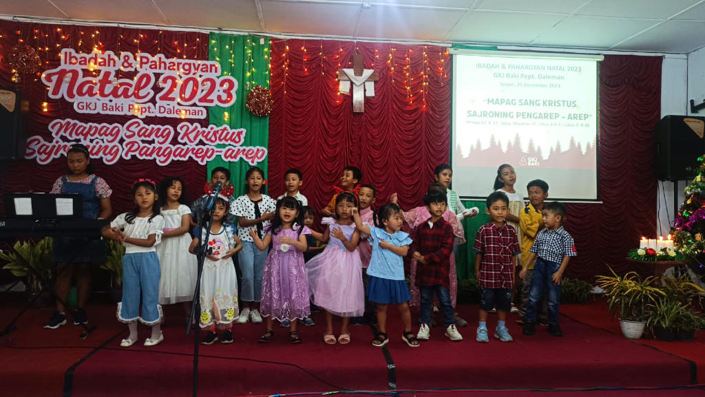 galeri, Ibadah dan Perayaan Natal 2023 di Gereja Pepanthan Daleman, gereja kristen jawa, gkj, gkj baki, gereja kristen jawa baki, baki, sukoharjo, gkj klasis sukoharjo, klasis sukoharjo, klasis, sinode gkj, sinode 