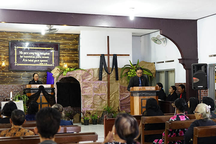 galeri, Ibadah Jumat Agung di Gereja Kingkang, gereja kristen jawa, gkj, gkj baki, gereja kristen jawa baki, baki, sukoharjo, gkj klasis sukoharjo, klasis sukoharjo, klasis, sinode gkj, sinode 