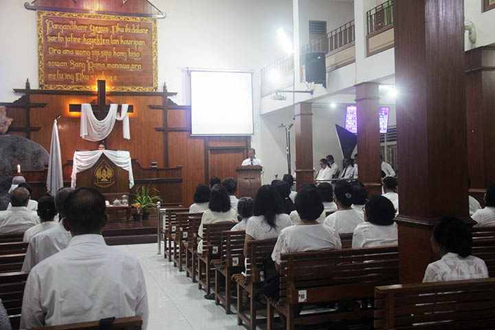 galeri, Ibadah Paskah Pagi di Gereja Induk, gereja kristen jawa, gkj, gkj baki, gereja kristen jawa baki, baki, sukoharjo, gkj klasis sukoharjo, klasis sukoharjo, klasis, sinode gkj, sinode 