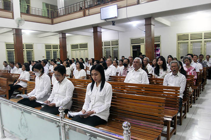 galeri, Ibadah Paskah Pagi di Gereja Induk, gereja kristen jawa, gkj, gkj baki, gereja kristen jawa baki, baki, sukoharjo, gkj klasis sukoharjo, klasis sukoharjo, klasis, sinode gkj, sinode 