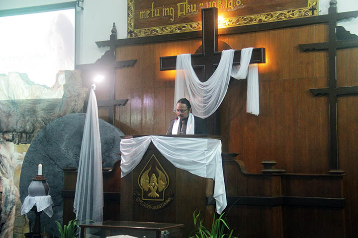 galeri, Ibadah Paskah Pagi di Gereja Induk, gereja kristen jawa, gkj, gkj baki, gereja kristen jawa baki, baki, sukoharjo, gkj klasis sukoharjo, klasis sukoharjo, klasis, sinode gkj, sinode 