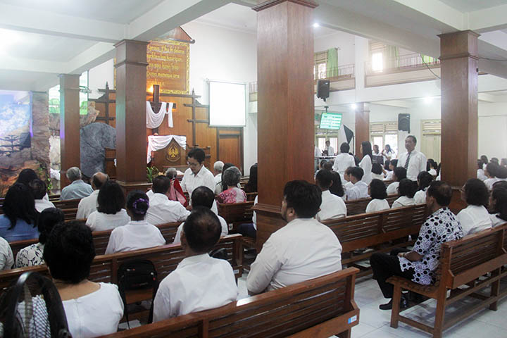 galeri, Ibadah Paskah Pagi di Gereja Induk, gereja kristen jawa, gkj, gkj baki, gereja kristen jawa baki, baki, sukoharjo, gkj klasis sukoharjo, klasis sukoharjo, klasis, sinode gkj, sinode 