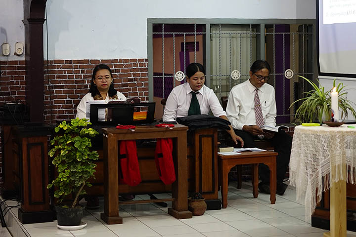 galeri, Ibadah Paskah Pagi di Gereja Kingkang, gereja kristen jawa, gkj, gkj baki, gereja kristen jawa baki, baki, sukoharjo, gkj klasis sukoharjo, klasis sukoharjo, klasis, sinode gkj, sinode 