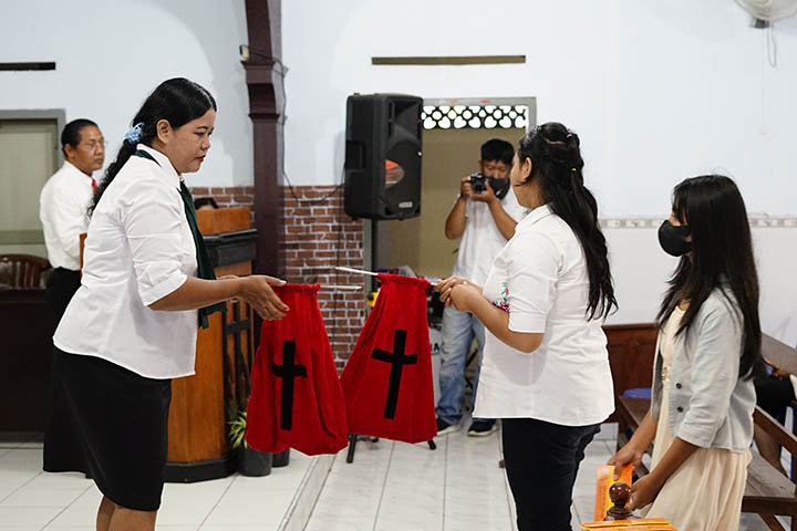 galeri, Ibadah Paskah Pagi di Gereja Kingkang, gereja kristen jawa, gkj, gkj baki, gereja kristen jawa baki, baki, sukoharjo, gkj klasis sukoharjo, klasis sukoharjo, klasis, sinode gkj, sinode 