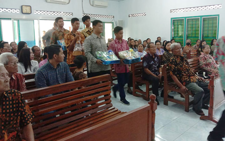 galeri, Riyaya Unduh-Unduh Tahun 2023 di Gereja Pepanthan Daleman, gereja kristen jawa, gkj, gkj baki, gereja kristen jawa baki, baki, sukoharjo, gkj klasis sukoharjo, klasis sukoharjo, klasis, sinode gkj, sinode 