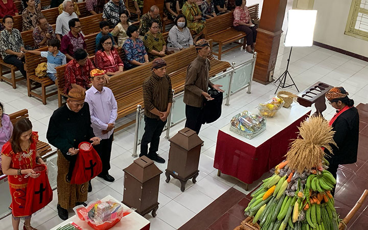 galeri, Riyaya Unduh-Unduh Tahun 2023 di Gereja Induk, gereja kristen jawa, gkj, gkj baki, gereja kristen jawa baki, baki, sukoharjo, gkj klasis sukoharjo, klasis sukoharjo, klasis, sinode gkj, sinode 