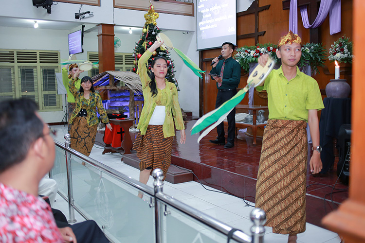 gallery kegiatan, Ibadah Raya Malam Natal 2023, Komisi Ibadah, gereja kristen jawa, gkj, gkj baki, gereja kristen jawa baki, baki, sukoharjo, gkj klasis sukoharjo, klasis sukoharjo, klasis, sinode gkj, sinode 