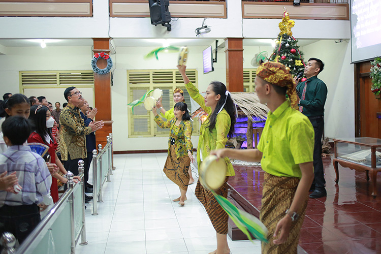 gallery kegiatan, Ibadah Raya Malam Natal 2023, Komisi Ibadah, gereja kristen jawa, gkj, gkj baki, gereja kristen jawa baki, baki, sukoharjo, gkj klasis sukoharjo, klasis sukoharjo, klasis, sinode gkj, sinode 