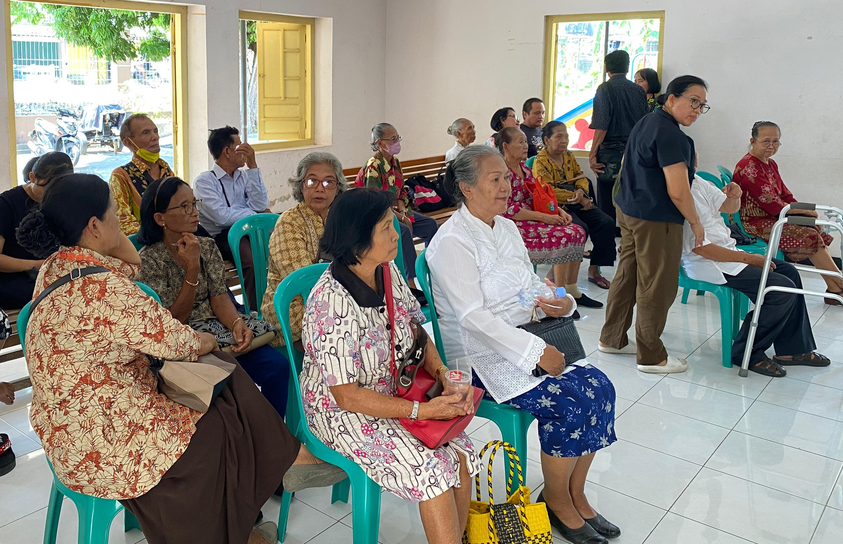 gallery kegiatan, Pemeriksaan Kesehatan Untuk Adiyuswa GKJ BAKI, Tim Kesehatan, gereja kristen jawa, gkj, gkj baki, gereja kristen jawa baki, baki, sukoharjo, gkj klasis sukoharjo, klasis sukoharjo, klasis, sinode gkj, sinode 